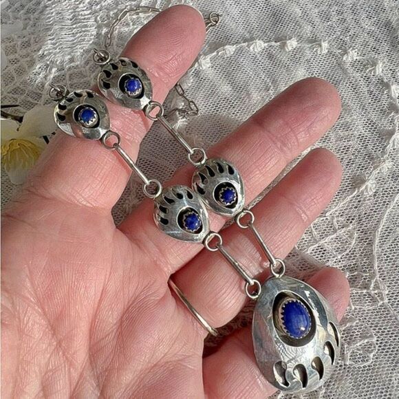 Vintage 5 Bear Paw Shadowbox with Lapis Lazuli Station Necklace 20” - Picture 13 of 14